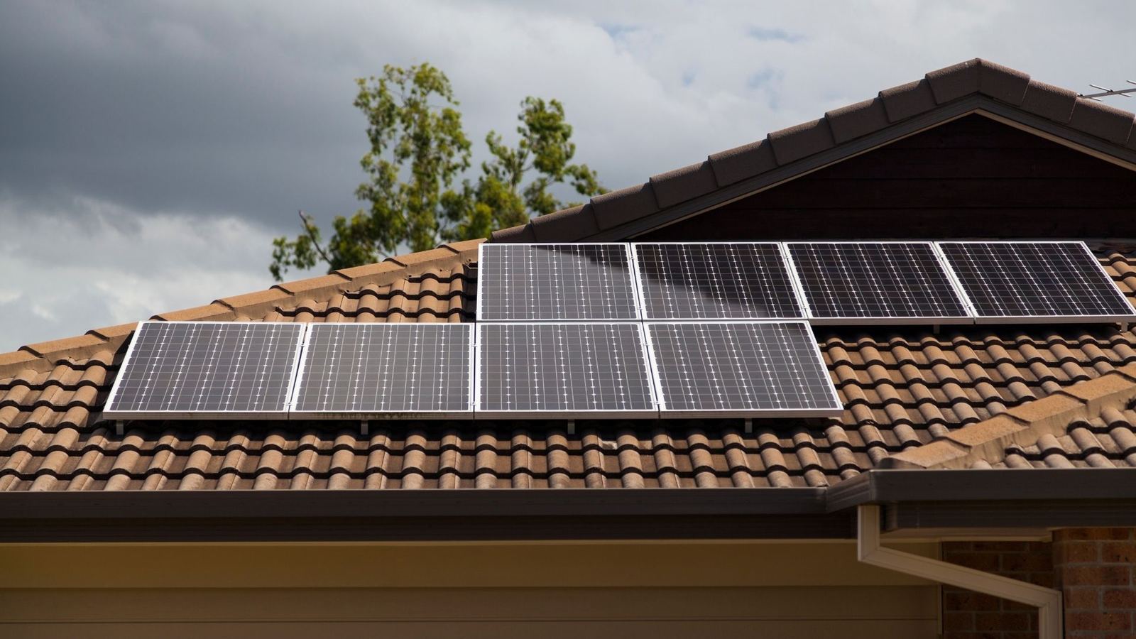 Home with solar panels serviced by Sunscapes Solutions LLC near Howell Township NJ
